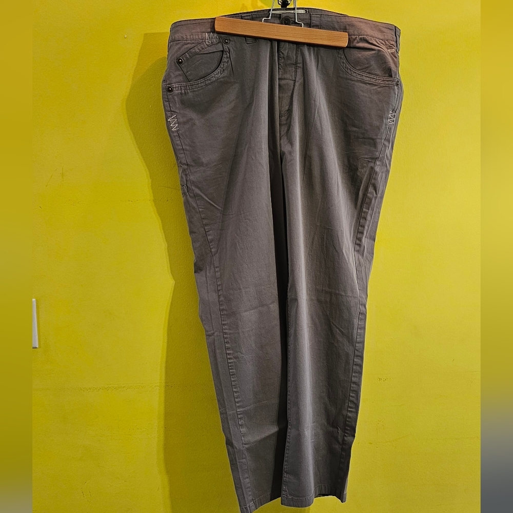 Ecoths Gray Casual Pants With Pockets